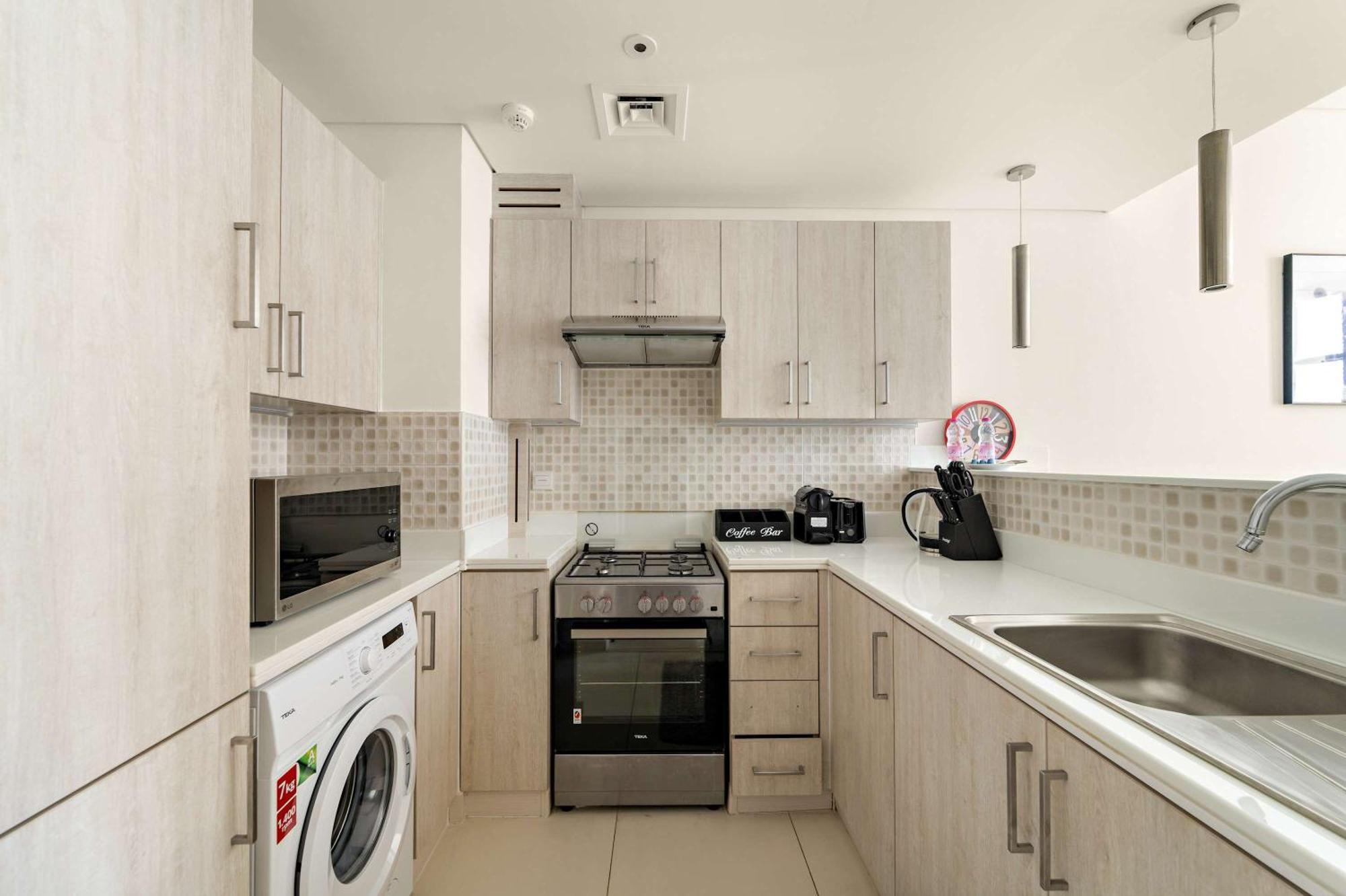 Apartment Stylish 1br In Palm Jumeirah With Rooftop Pool *