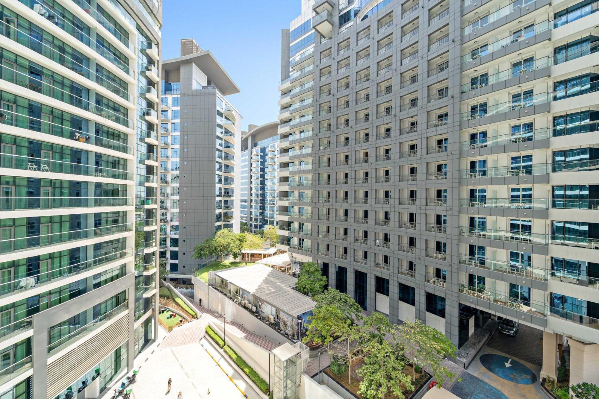 Stylish 1br In Palm Jumeirah With Rooftop Pool Apartment Dubai
